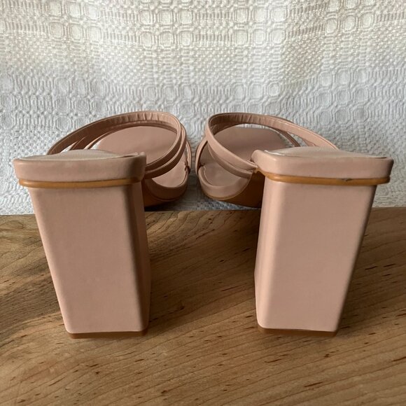 NWB Boohoo Strappy Block Heel Mule Nude Size US 8 EU41 Wide - Picture 3 of 11
